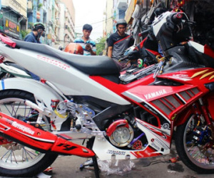 Hàng nhái tràn lan trong chợ phụ tùng lớn nhất Sài Gòn