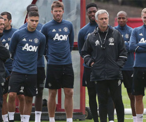 Mourinho tươi cười ngày ra mắt học trò mới tại Man Utd