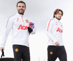 Mourinho mở đường máu: Mata, Blind và Fellaini sướng rơn