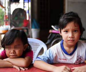 Suốt 3 năm nuôi nhầm con, nghi vợ ngoại tình, chồng bỏ nghề kĩ sư đi bán rong tìm sự thật