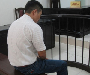 Đi "ăn vụng" vợ hàng xóm, bị bắt nộp vạ chiếc xe máy