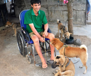 Chàng trai bại liệt làm du lịch ở đảo Bé Lý Sơn