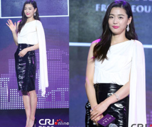 Jeon Ji Hyun thon thả sau sinh nhờ nỗ lực giảm cân