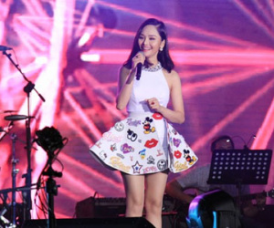 Miu Lê, Chi Pu thay phiên đốt nóng sân khấu Viral Fest Asia