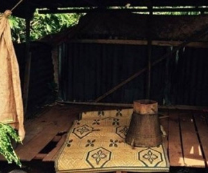 Hai thanh niên hiếp dâm thiếu nữ trong chòi rẫy