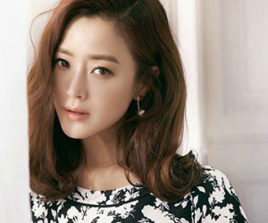 Kim Hee Sun muốn đông con như Victoria Beckham