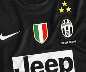 Sai câu chữ trong hợp đồng, Juventus mất 2 triệu euro