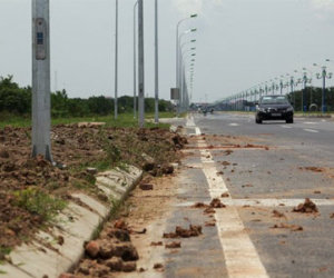 Hà Nội: Sau 2 tháng thông xe, đường nghìn tỷ vẫn "đóng cửa"