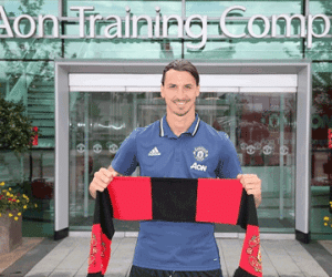 Ibrahimovic: "Tôi muốn trở thành vị thánh ở Manchester"