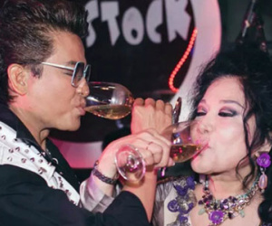 MC Thanh Bạch bị cho là lố bịch khi "cưới" lần thứ 9