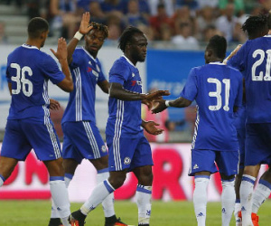 Chelsea giành chiến thắng tưng bừng cùng Conte