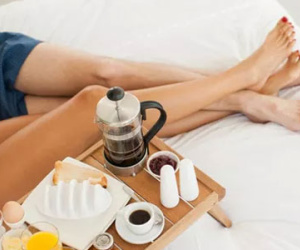 Hành động không ngờ của anh chồng bắt tận tay vợ "vụng trộm" với cấp dưới