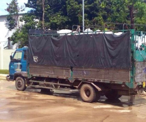 Tài xế chở 4 tấn chất thải công nghiệp chạy trốn công an