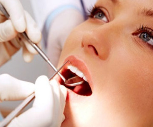 Chảy máu chân răng: Cảnh báo nhiều căn bệnh nguy hiểm
