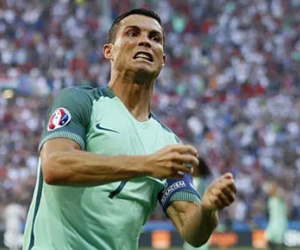 C.Ronaldo đánh đổi sự nghiệp để đá… siêu cúp châu Âu