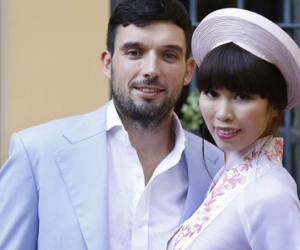 Hà Anh hạnh phúc trong lễ ăn hỏi