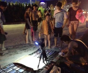 Hạ Long: Mất ví, khách Tây phải bán ảnh để lấy tiền về nước