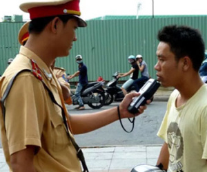 Lái xe có "hơi men" sẽ bị phạt tới 18 triệu đồng