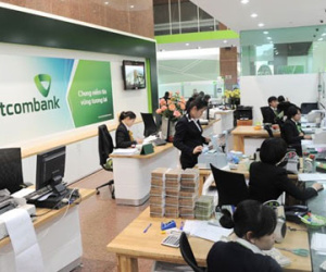 Nhân viên Vietcombank bị giảm lương gần 3 triệu mỗi tháng