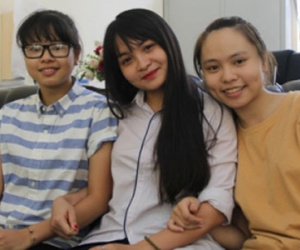 Ba nữ sinh chuyên Anh giành điểm 10 tuyệt đối... môn Toán