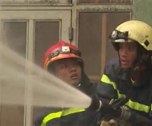 Cháy trong hẻm sâu ở Sài Gòn, dân hốt hoảng tháo chạy