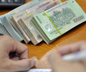 Chính phủ lo nợ công vượt trần