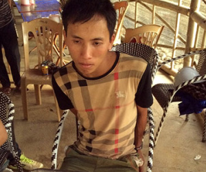 Bỏ ma túy vào bình ắc quy xe máy mang đi tiêu thụ