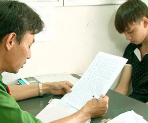 Nghịch tử đâm chết cha ruột vì bị ngăn không cho nhậu