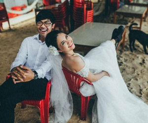 Ảnh cưới "cười thả ga", tạo dáng hài hước của cặp 9X Sài Gòn