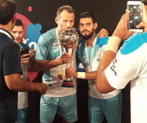 Giggs đăng quang ngôi vô địch bóng đá trong nhà
