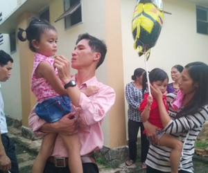 Vụ trao nhầm con: Nước mắt vẫn chưa ngừng rơi!