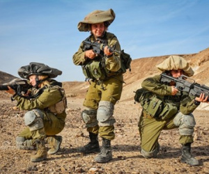 "Bóng hồng sa mạc" trong Quân đội Israel