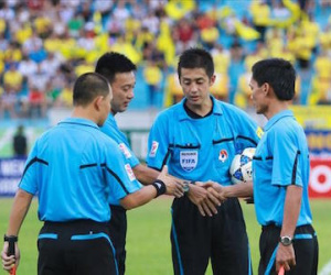 Trọng tài ngoại trở lại cầm còi tại V.League 2016