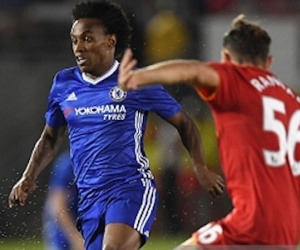 Chơi thiếu người, Chelsea vẫn đánh bại Liverpool