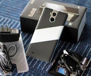 Mở hộp smartphone 4G, hỗ trợ cảm biến vân tay rẻ nhất VN