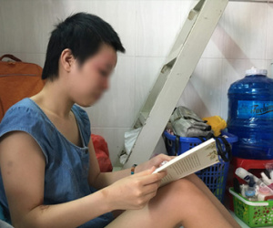 Nữ sinh bị tạt axit ở Sài Gòn: "Em không muốn ra ngoài nữa!"