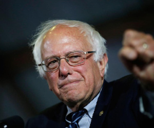 Ông Sanders chia tay đảng Dân chủ