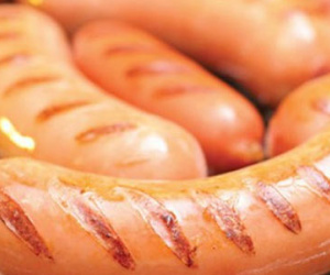 Xúc xích Đức Việt “bán mình” với giá 32 triệu USD?