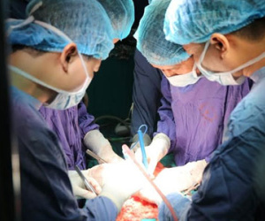 Chàng trai chết não hồi sinh sự sống cho 4 người