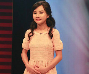Cô gái bị sẹo giữa mặt xinh đẹp sau phẫu thuật thẩm mỹ