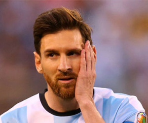 Messi từ chối xem xét lại quyết định giã từ đội tuyển