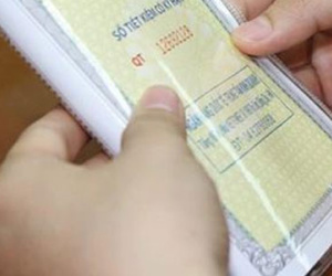 Vợ đột quỵ, ngân hàng không cho chồng rút tiền tiết kiệm