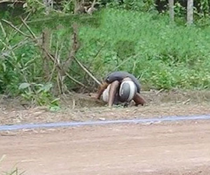 Người đàn ông gục chết bất thường bên đường