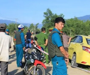 Tài xế tử vong khi đang nằm ngủ trong xe taxi nổ máy