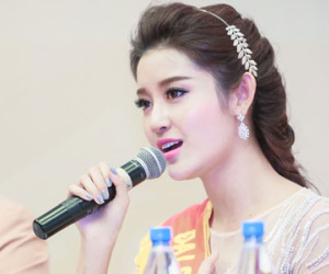 Huyền My bị "tố" là nguyên nhân gây trễ chuyến bay