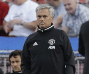 Mourinho PHŨ PHÀNG với các cầu thủ sắp bị Man United bán