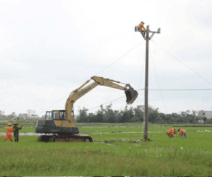 Sửa đường điện hư hỏng do bão, một công nhân tử vong