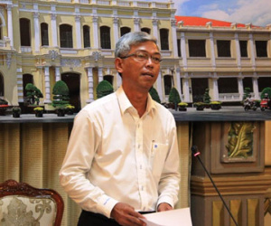 TP.HCM lên tiếng về GĐ bị tố “mê” đi nước ngoài