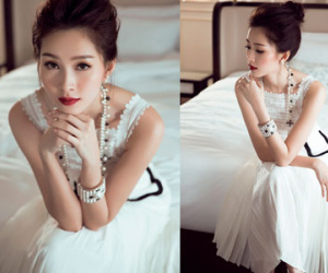 Đặng Thu Thảo kiêu sa cùng sắc trắng