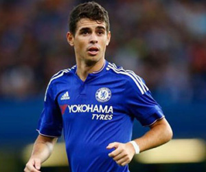 Lười tập luyện, Oscar bị HLV Conte loại thẳng tay